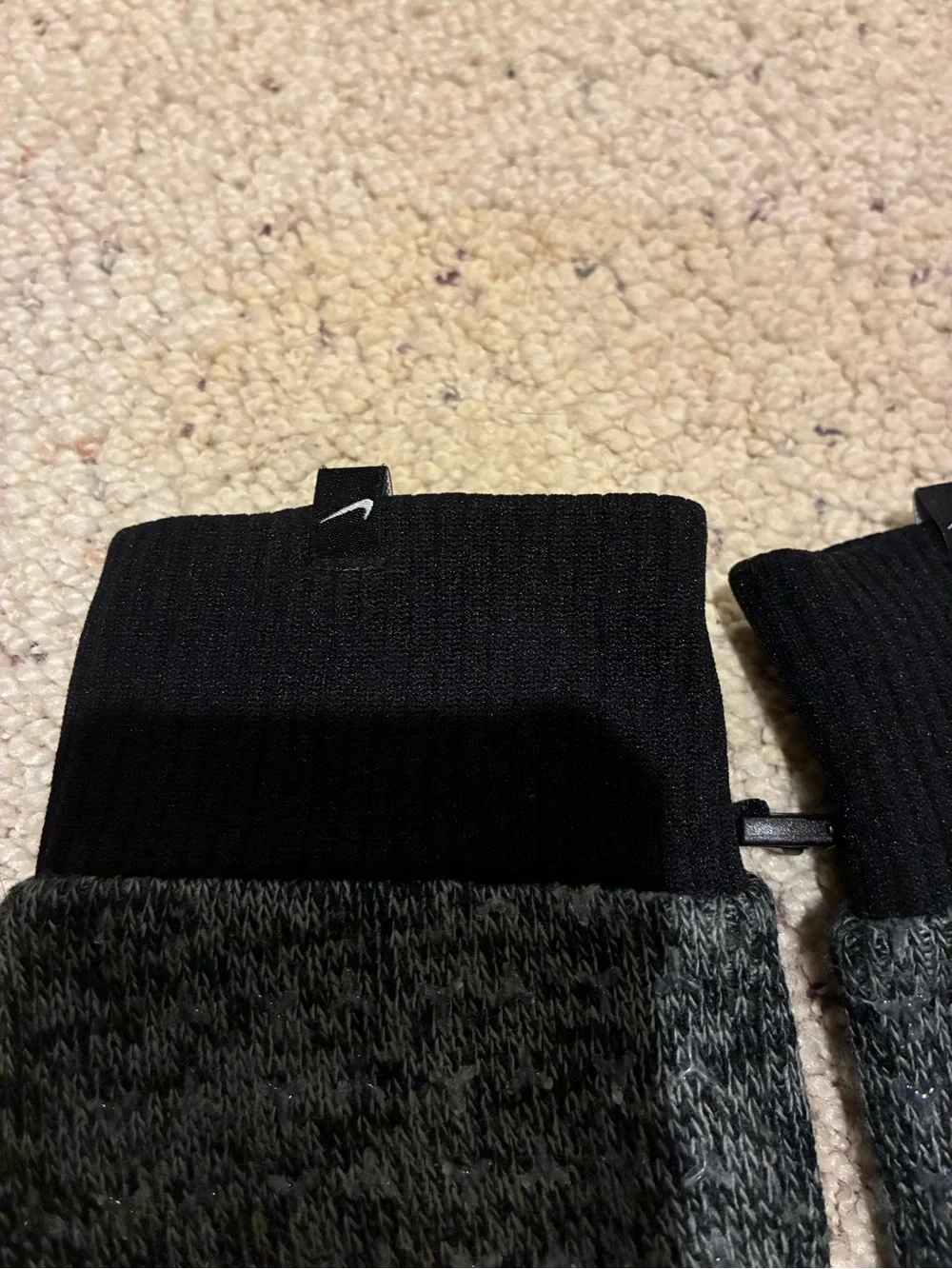 Nike big kids Black/Grey Knit Tech Gloves